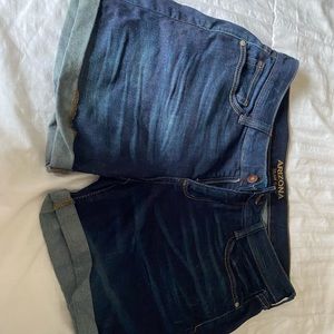 NEVER WORN SIZE 13 Arizona shorts